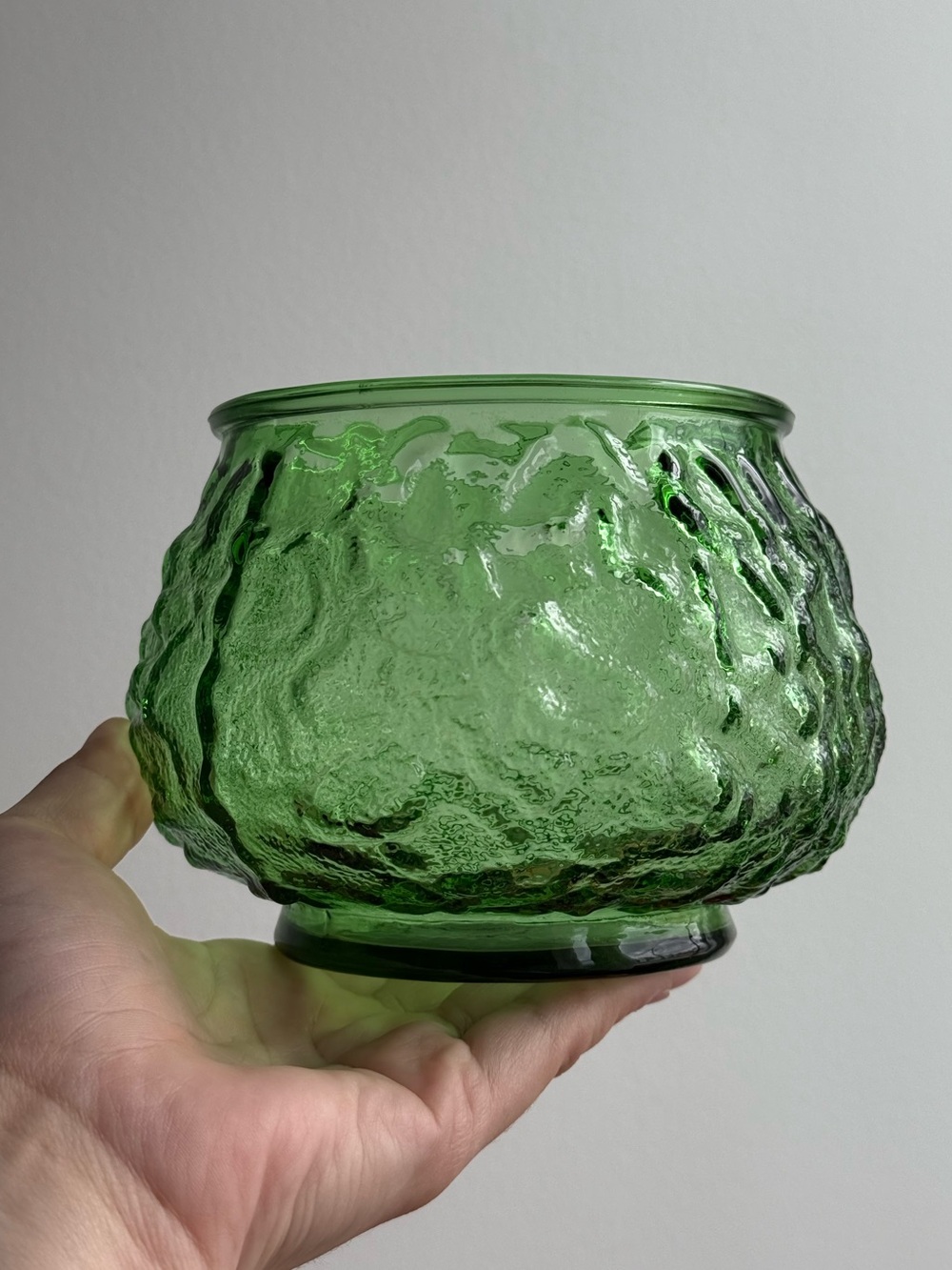 Vintage MCM E.O Brody Co Cleveland Emerald Green Crinkle Glass Vase c1960